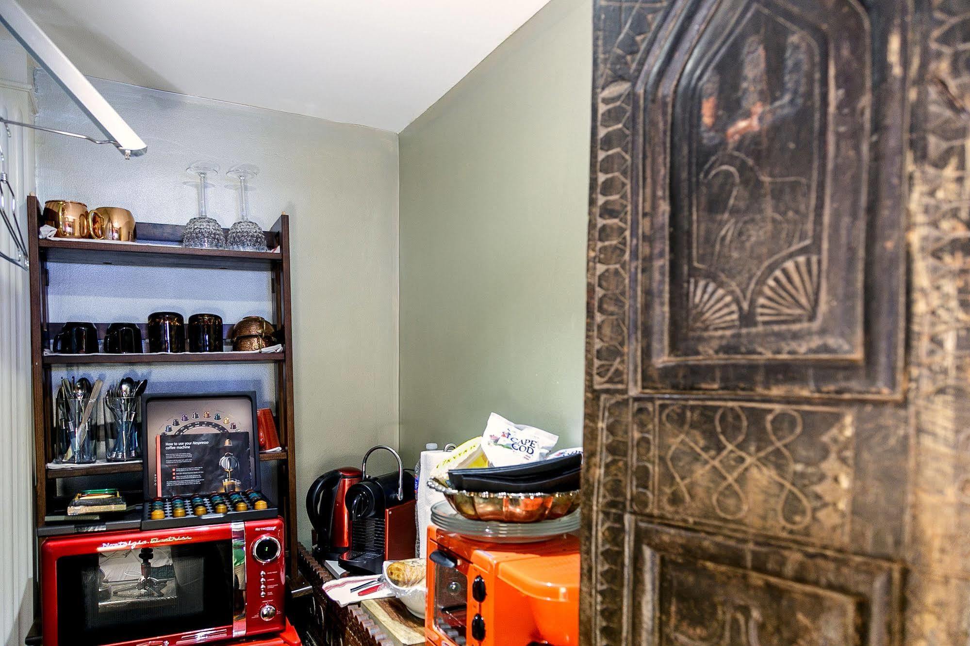 Moroccan Boutique Guest House Бостон Экстерьер фото